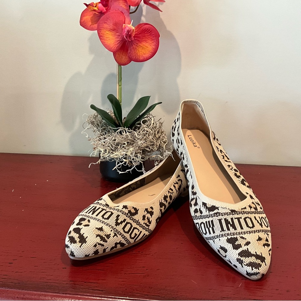 LUOIKAGROW INTO  FLATS. MAN ‘MADE KNIT UPPER